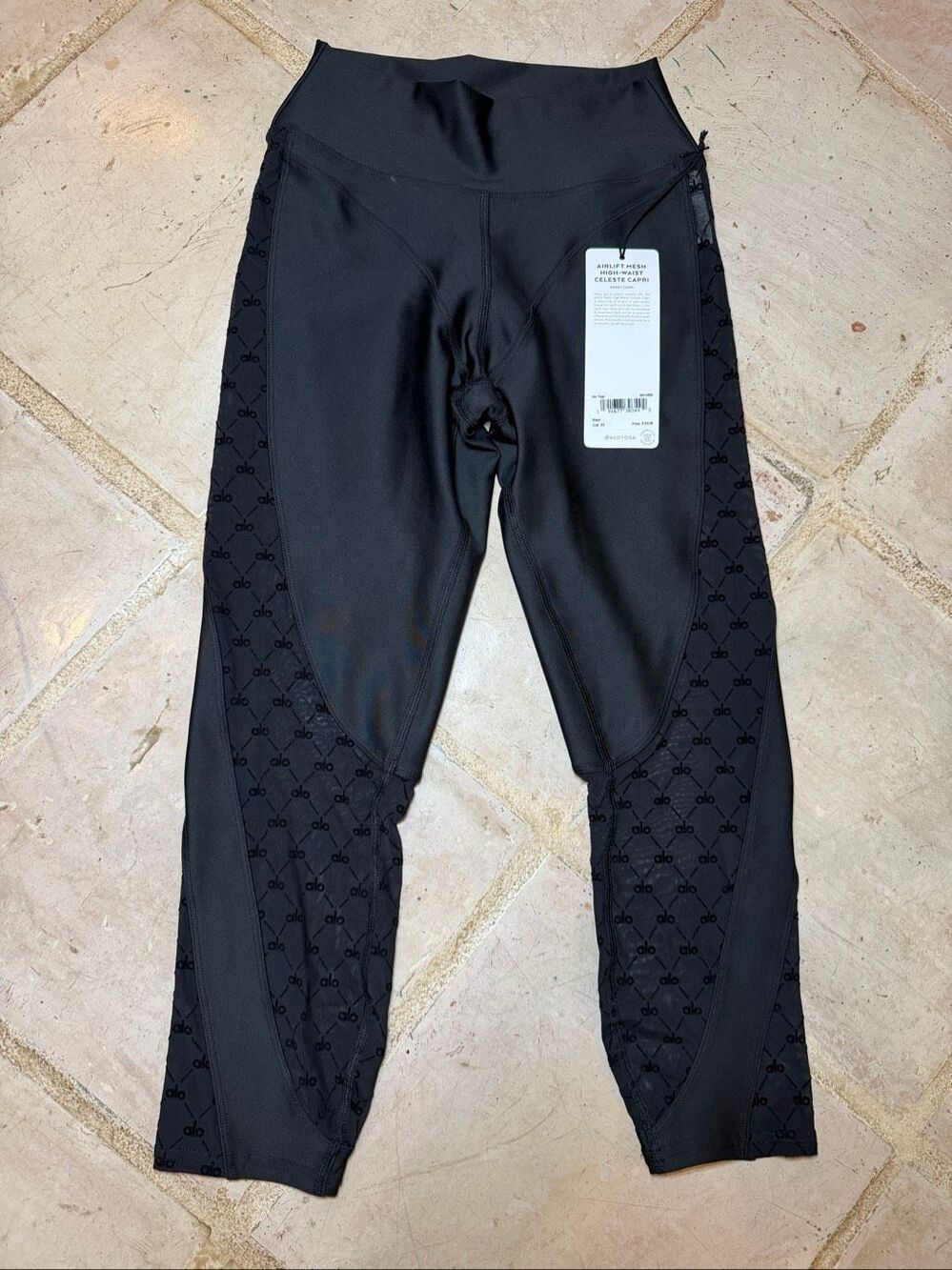 NWT Alo Yoga Airlift Mesh Celeste capri leggings